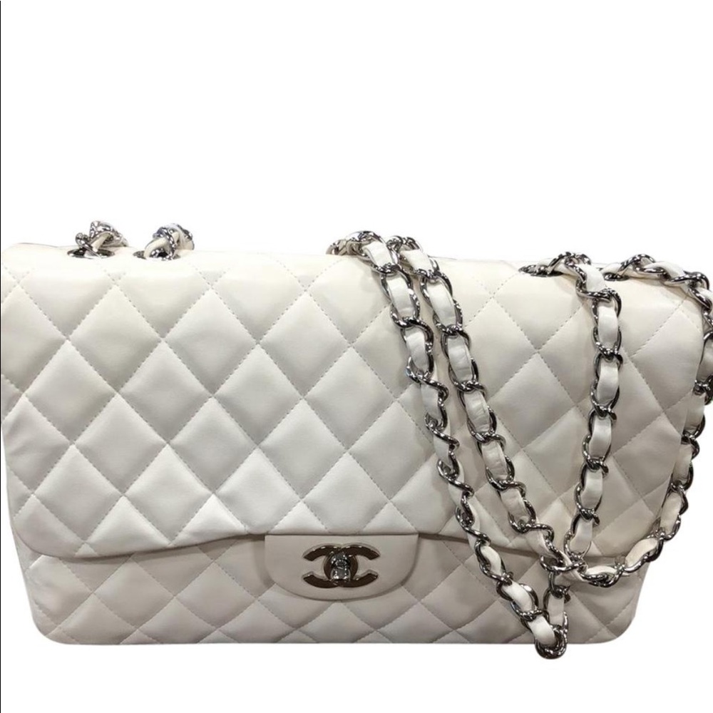 Sold White jumbo classic flap in pristine